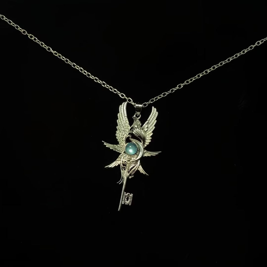 Vintage Divine Bird Pendant Necklace