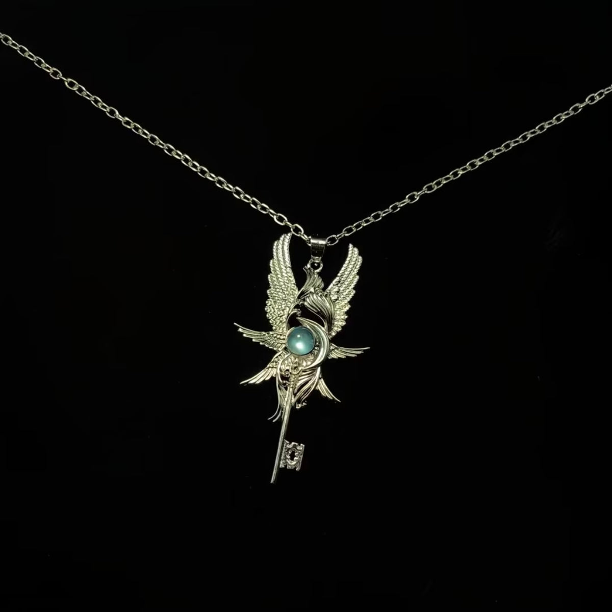 Vintage Divine Bird Pendant Necklace