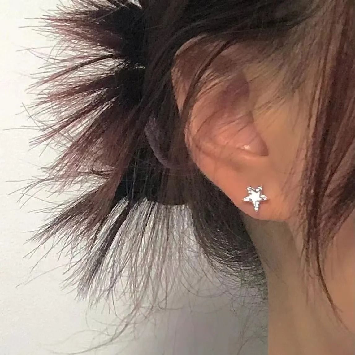 Star‑Shaped Sparkling Stud Earrings